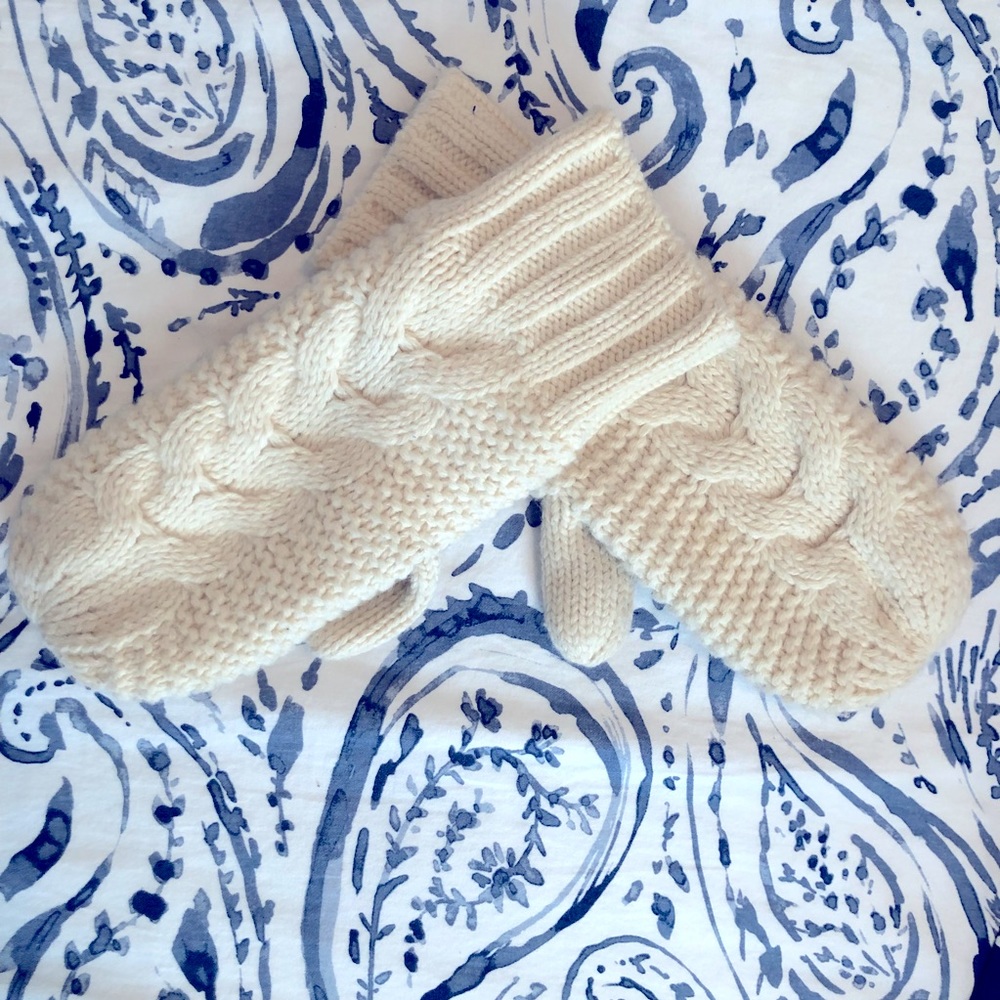C. Wonder Mittens